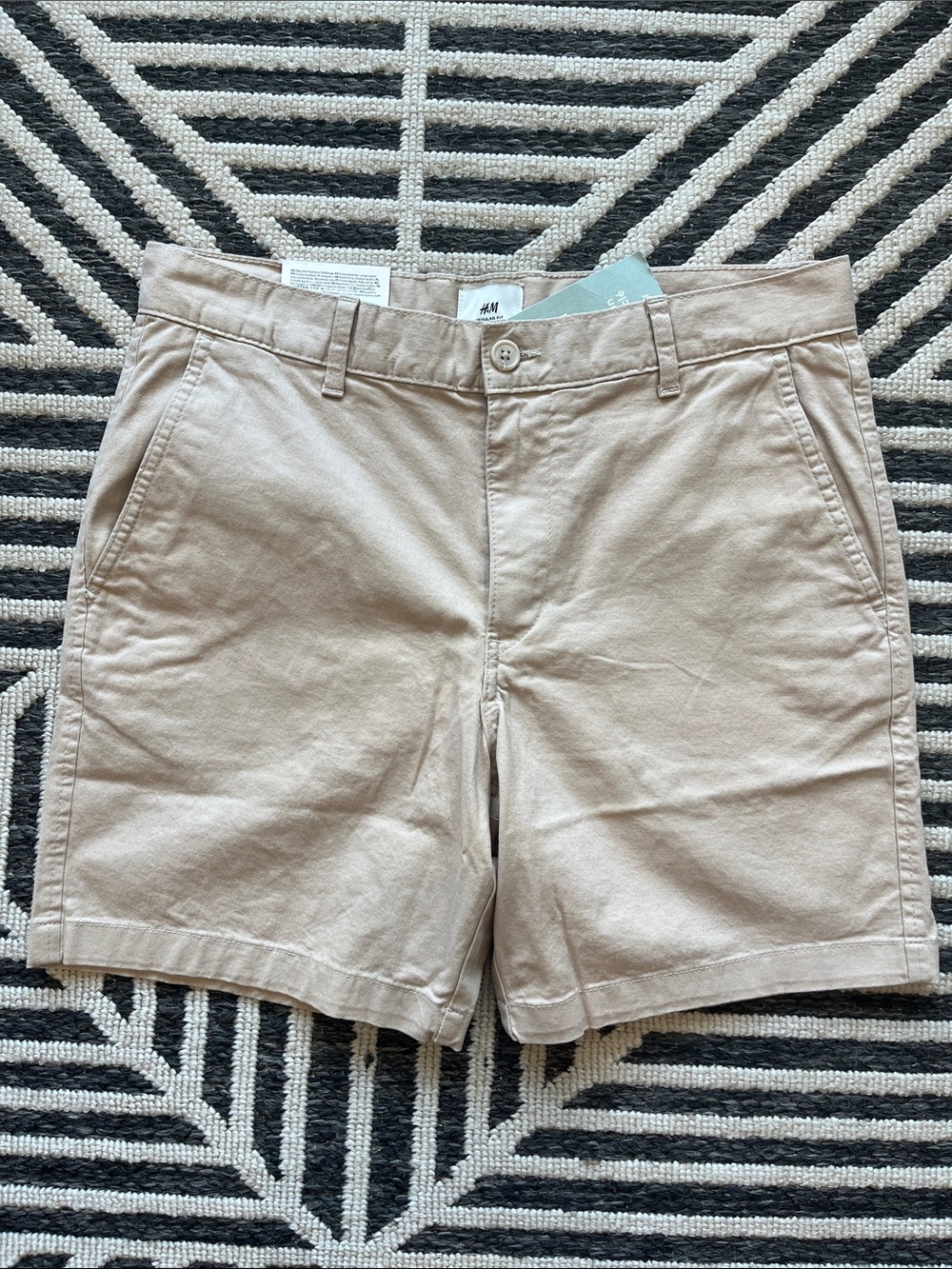 H&M Men's Khaki (Light Tan) Flat Front Chino Shorts